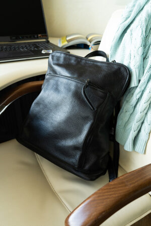 Сумка женская из натуральной кожи черная, модель 1617/рюкзак
