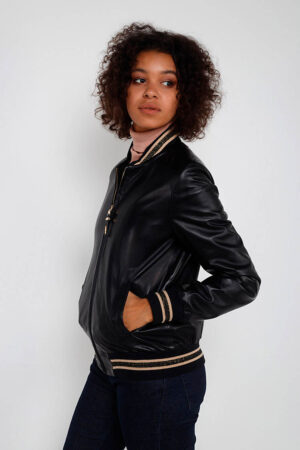 Куртка жіноча з натуральної шкіри чорна, модель 1550/1