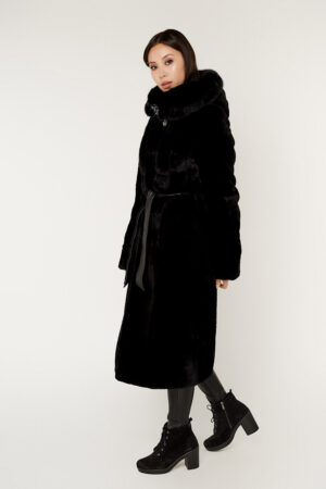 Шуба жіноча з мутон чорна, модель 17116/110/kps