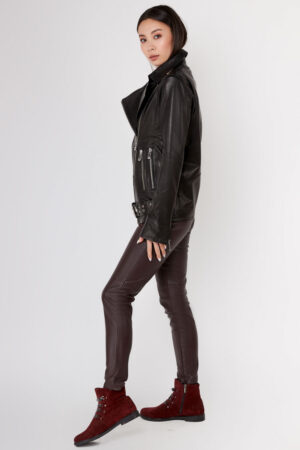 Куртка женская из натуральной кожи черная, модель Em-138