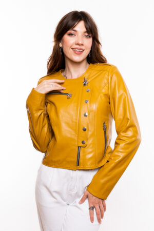 Куртка женская из натуральной кожи песочная, модель 1234