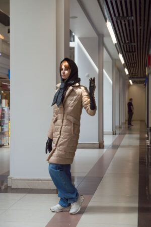 Куртка женские из тканей бежевые, модель Ls-8867