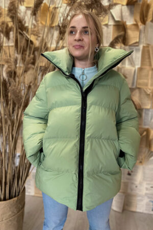 Куртка женские из тканей фисташковые, модель Simona