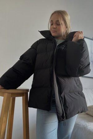 Куртка женские из тканей черные, модель Simona