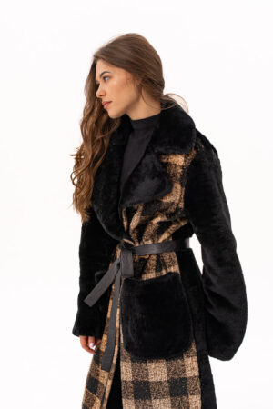 Шуба жіноча з мутон бежевий/чорна, модель K-10006