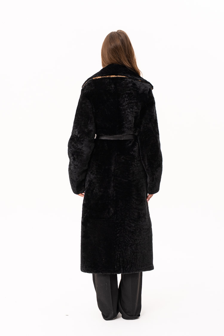 Шуба жіноча з мутон бежевий/чорна, модель K-10006 Шуба жіноча з мутон бежевий/чорна, модель K-10006